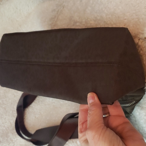 BAGGALLINI CROSS BODY or over the arm PURSE. LOTS OF COMPARTMENTS & STYLE! - Picture 13 of 15